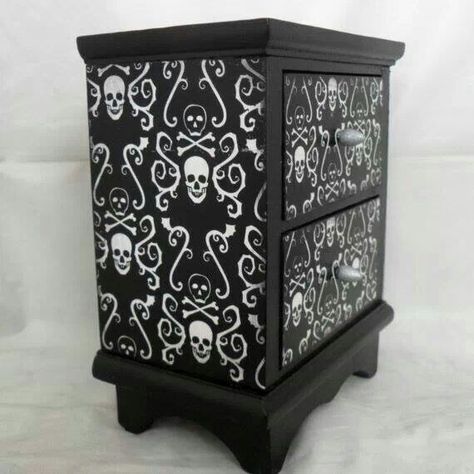 Skull Furniture, Theme House, Box Makeover, Skulls And Bones, Jewelry Box Makeover, Gothic Furniture, Box Decoration, Jewelry Box Diy, Goth Home