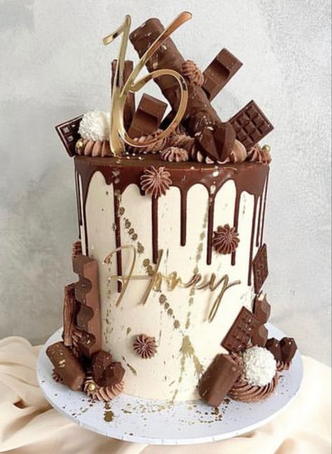 Chocolate Drip Cake Birthday, 18th Birthday Cake Designs, Chocolate Birthday Cake Decoration, Modern Birthday Cakes, Chocolate Cake Designs, Chocolate Drip Cake, 21st Birthday Cakes, 18th Birthday Cake, Chocolate Cake Decoration