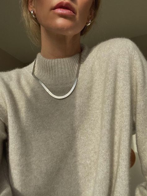 Mock Neck Sweater Outfit, Mock Neck Outfit, Neck Sweater Outfit, Anouk Yve, Ribbed Turtleneck, Winter Trends, White Aesthetic, Mock Neck Sweater, Cute Fits