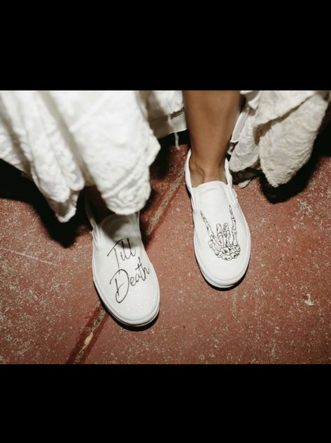 Short To Long Wedding Dress, Wedding Dress With Vans Shoes, Custom Wedding Vans, Bride Vans Shoes, Engagement Accouncement, Bride And Groom Vans, Wedding Vans Shoes Brides, Tattoo At Wedding, Vans Wedding Shoes The Bride