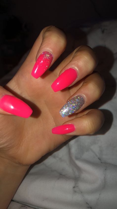 Acrylic Nail Designs Classy, Disney Acrylic Nails, Ombre Acrylic Nails, Simple Acrylic Nails, Cute Gel Nails, Sparkle Nails, Bling Acrylic Nails, Acrylic Nails Coffin Short, Short Acrylic Nails Designs