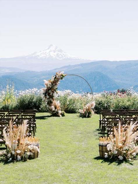 Mt Hood Wedding, Hood River Wedding, Oregon Wedding Venues, Bohemian Wedding Ceremony, Wedding Venues Washington State, Vineyard Landscape, Portland Wedding Venues, Fall Wedding Venues, Seattle Wedding Venues