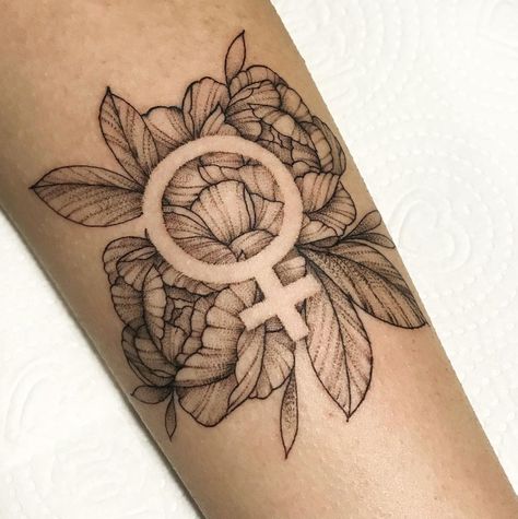 Venus Tattoos For Women, Feminist Witch Tattoo, Rose Of Venus Tattoo, Venus Symbol Tattoo, Trans Symbol, Tattoo Fillers, Mirror Tattoo, Cover Tattoos, Venus Tattoo