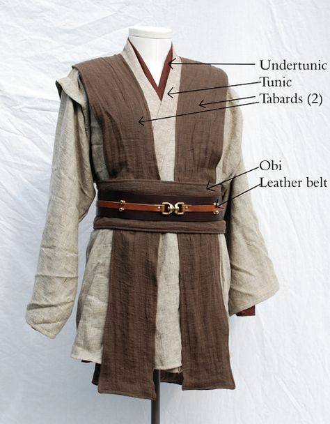 could be adapted to pirate style by using black instead of brown. Jedi Tunic, Disfraz Star Wars, Jedi Outfit, Jedi Robe, Jedi Cosplay, Jedi Costume, Costume Carnaval, Pirate Fashion, Star Wars Fashion