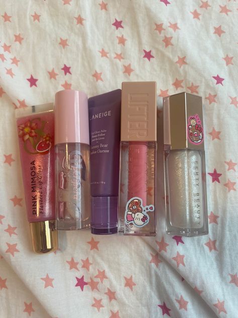 Romantising School, 2000 Movies, Gilmore Girls Rory, Room Decor Girl, Lip Gloss Collection, Bella Swan, Makeup Obsession, Body Makeup, Rory Gilmore