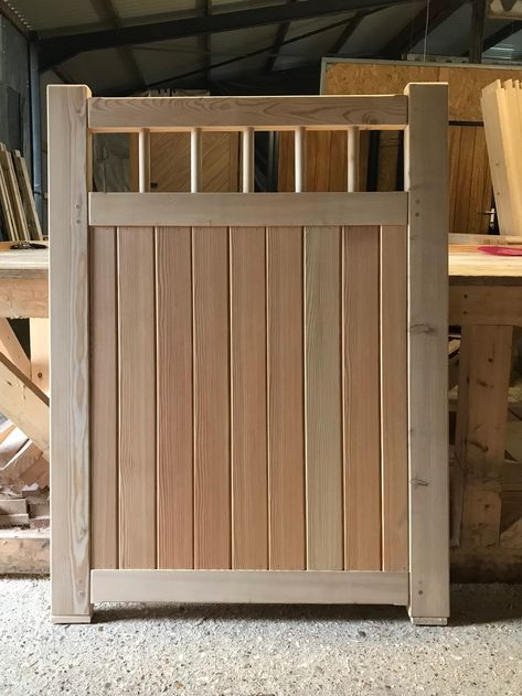 Wooden Entrance Gate Flat Top Garden Gates Round Spindles - Etsy Wooden Gate Designs, Wooden Entrance, Wooden Fence Gate, Wood Fence Gates, Wooden Garden Gate, Backyard Gates, Yard Gate, Garden Gate Design, Outdoor Gate