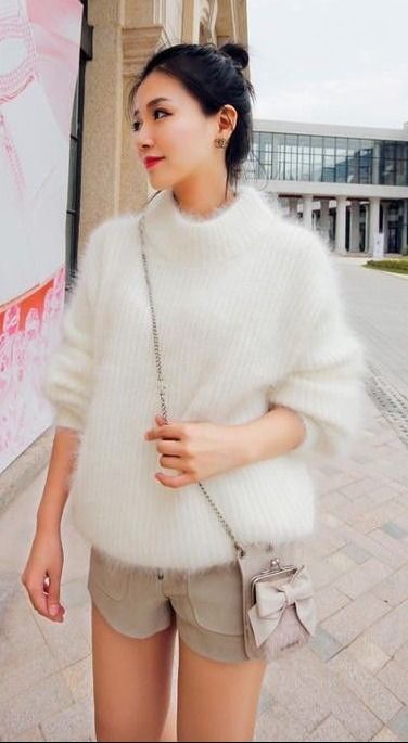 Whoaaaaat Fluffy Sweaters, Angora Sweater, Fluffy Sweater, Mohair Cardigan, Knitwear Fashion, Fuzzy Sweater, Mohair Sweater, Chunky Sweater, Softest Sweater