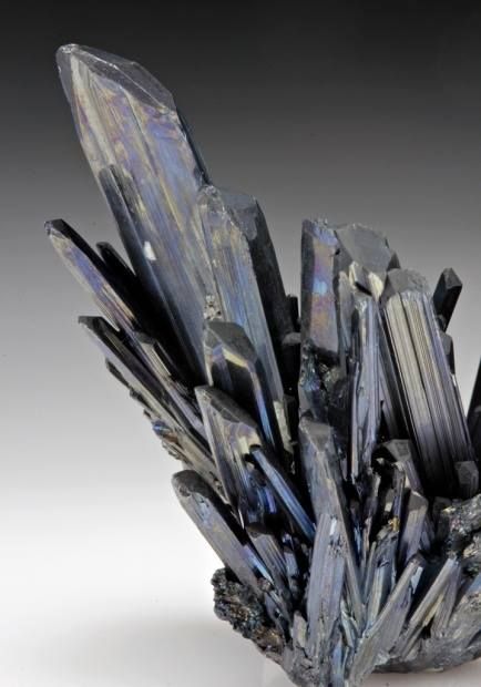 Stibnite The Crystals, Geology Rocks, Pretty Rocks, Cool Rocks, Beautiful Rocks, Rock Collection, Mineral Stone, Minerals And Gemstones, Rocks And Gems