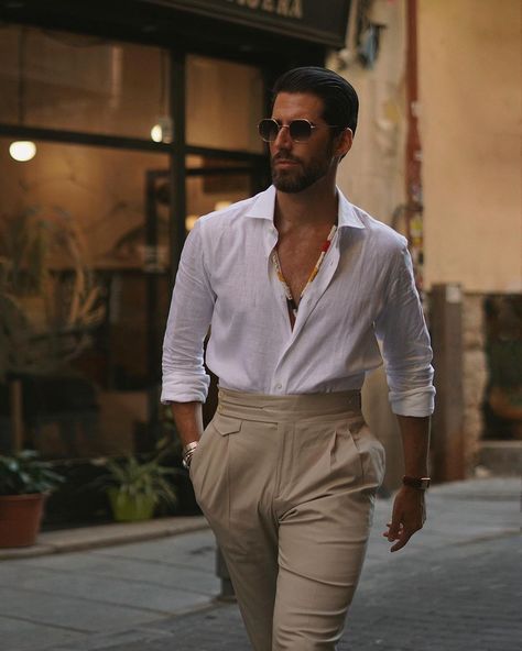 C a r l o s D o m í n g u e z on Instagram: “Summer Essentials: Capri Pants & Linen Shirt @mr.kita_bergamo #summer #classicmenswear #style #pleatedpants #linen #sprezzatura…” Italian Pants, Edits Photos, Old Money Men, Dream Physique, Money Men, Classic Italian Style, Phuket Wedding, Classy Outfits Men, Pants Linen