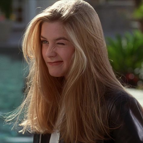 Cher Clueless Hair, Cher Horowitz Hair, Cher Aesthetic, Cher Hair, Clueless Aesthetic, Cher Clueless, Cher Horowitz, 90s Hairstyles, Actrices Hollywood