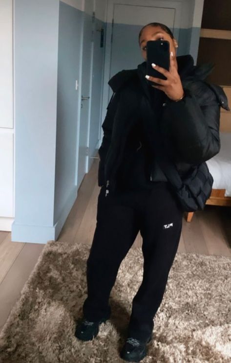 Jumpsuit And Puffer Jacket Outfit, Plt Joggers Outfit, Full Jumpsuit Outfit, Essentials Sweat Suit, Plt Sweatpants Outfit, Winter Drip Outfits, Winter Drip, Athleisure Capsule Wardrobe, Athleisure Capsule