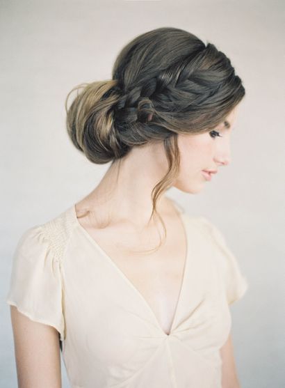 Side Bun Wedding, Bun Wedding, Side Bun Hairstyles, Braided Chignon, Side Bun, Classic Updo, Wedding Braids, Traditional Hairstyle, Romantic Updo