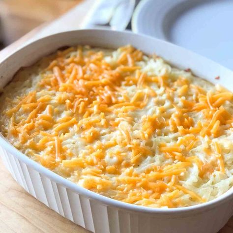 Dairy and Gluten Free Cheesy Potatoes {Allergy Friendly!} Gluten And Dairy Free Hashbrown Casserole, Gluten Free Dairy Free Cheesy Potatoes, Dairy Free Cheesy Potato Casserole, Dairy Free Potato Casserole Recipes, Gluten Free Dairy Free Hashbrown Casserole, Gluten Free Cheese Potatoes, Lactose Free Dinner Ideas, Alpha Gal Recipes Breakfast, Dairy Free Cheesy Potatoes