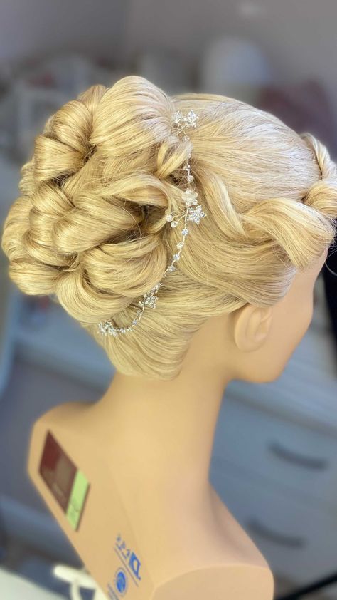 Gilded Age Hairstyles, Regency Era Hairstyles Long Hair, Victorian Wedding Hair, Regency Updo, Regency Hairstyles For Long Hair, Cinderella Updo, Regency Era Hairstyles, Regency Hairstyle, 1700s Hairstyles