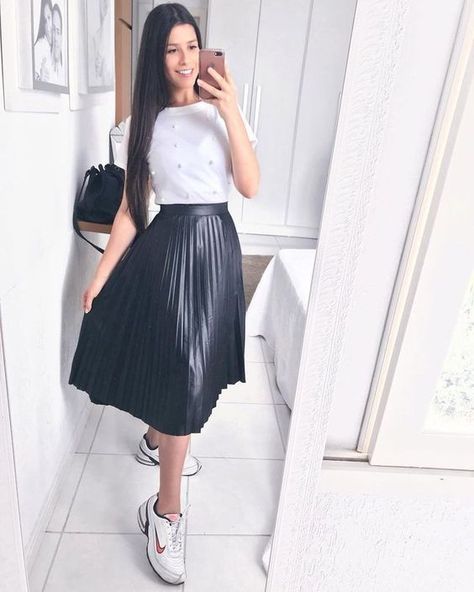 Rok Outfit, Long Skirt Outfits, Leather Skirts, Outfits Casuales, Modest Outfits, Primavera Estate, Skirt Outfits, Cute Fashion, Look Fashion