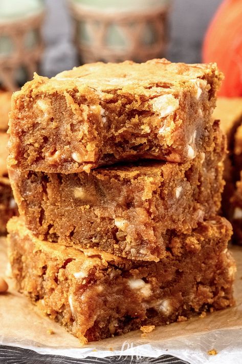 White Chocolate Fall Desserts, Pumpkin Blondies Recipe Easy, Pumpkin Butterscotch Bars, Maple Pumpkin Bars, Thanksgiving Blondies, Peach Blondies, Fall Blondies, Pumpkin Magic Bars, Sweet Potato Blondies