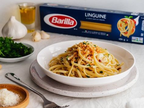 Pasta In The Microwave, Olio Pasta, Reheat Pasta, Microwave Hacks, Microwave Pasta, Barilla Pasta, Aglio E Olio, Italian Recipes Traditional, Italian Recipe