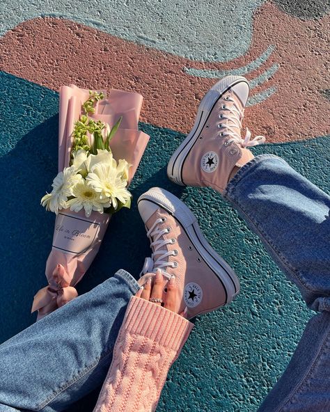 Pink Converse Aesthetic, Pink Converse Outfit, Light Pink Converse, Converse Shoes Outfit, Platform Converse Outfit, Pink High Top Converse, Aesthetic Converse, Mode Converse, Cute Converse Shoes