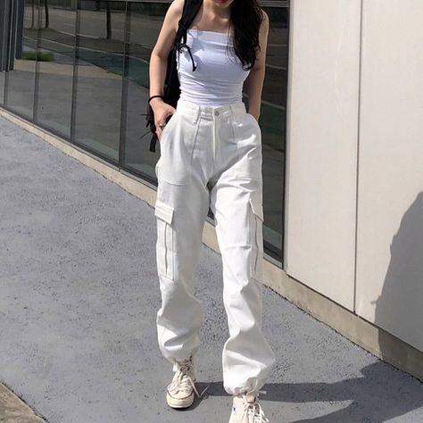 71a58e8cb75904f24cde464161c3e766desc50886433ri Patchwork Cargo Pants, Celana Jogger Wanita, Celana Fashion, White Cargo Pants, High Waist Trousers, Cargo Pants Outfit, Baggy Cargo Pants, Women Streetwear, Pants Cargo