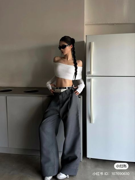 Krnb Concert Outfit, Hibachi Outfit Ideas, Unapproachable Outfits, Modern Aesthetic Outfits, Ash Style Outfit, Asian Street Style Korea Seoul Fashion, Ulzzang Fashion Street Styles, Asian Baddie Outfit, Chinese Street Style