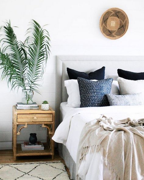 A Relaxed Beach Home in Neutral, Earthy Tones | my scandinavian home | Bloglovin’ Best Plants For Bedroom, Simple Bedroom Design, Blue Bedroom Decor, Ideas Hogar, Modern Bedroom Design, Design Del Prodotto, Simple Bedroom, Blue Bedroom, Remodel Bedroom