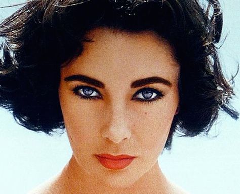 Diamond Life: 17 Priceless Pictures of Elizabeth Taylor | Best ... Elizabeth Taylor Eyes, Edward Wilding, Best Eyebrow Makeup, Different Colored Eyes, Violet Eyes, Jean Harlow, Most Beautiful Images, Most Beautiful Eyes, Nikki Sixx