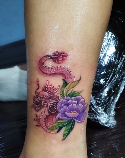 Colorful Dragon Tattoo, Baby Dragon Tattoos, Fancy Tattoo, Celtic Tattoo For Women, Tattoo Colour, Dragon Flower, Colorful Dragon, Tattoo Dragon, Dragon Tattoo For Women