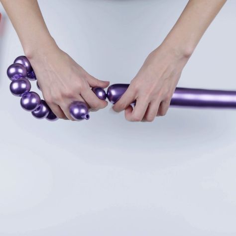 How to make Bubble chain by modeling balloon.✨🎈✨🎈✨🎈✨🎈✨🎈 . . . Become a Pro Balloon Artist @idamevents 🎈 . www.idamballoons.co.uk . . .… Diy Pearl Balloon Strands, Balloon Beads Diy, How To Make Pearl Balloon Strands, Balloon Pearl Strands, Balloon Chain Diy, Balloon Pearls, Pearl Balloon Garland, Balloon Beads, Ballon Crafts