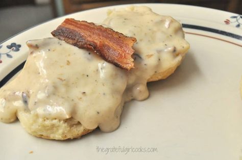 Southern Buttermilk Biscuits / The Grateful Girl Cooks! Country Gravy Mix Recipe, Southern Biscuit Recipe Buttermilk, Micah’s Buttermilk Biscuits, Best Biscuits And Gravy, Buttermilk Biscuits Easy, Micah’s Buttermilk Biscuits Southern Living, Homemade Potato Soup, Bacon Gravy, Easy Yeast Rolls