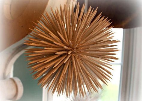 Tooth Pick Crafts, Toothpick Crafts, Christmas Snowflakes Wreath, Snow Balls, Easy Fall Wreaths, Farmhouse Style Wreath, Tooth Pick, Garden Globes, Mesh Wreath Tutorial