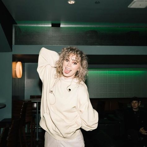 Taya Gaukrodger, Worship Team Outfits, Taya Smith, Sunday Worship, Worship Team, Hillsong United, Team Pictures, Team Apparel, Worship