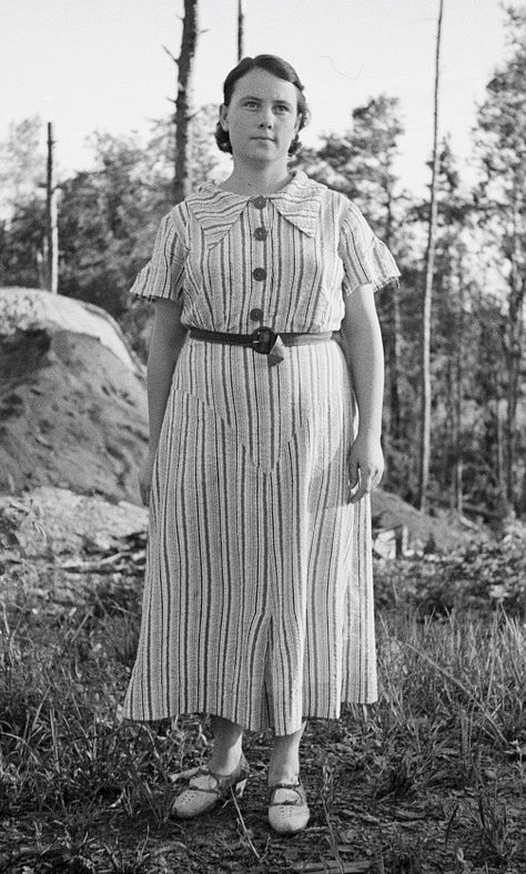 Vintage Plus Size Fashion, 1930 Dress, 40s Outfits, Farm Security, Ugly Dresses, 1930's Dresses, Vintage Fashion 1930s, 1930s Dress, 30s Fashion