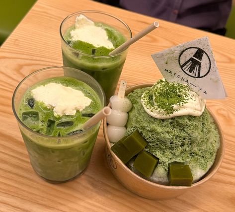 matcha japanese food japan Japanese Matcha Dessert, Matcha Soft Serve, Matcha Food, Matcha Waffles, Almond Daughter, Matcha Desserts, Fav Drink, Matcha Girl, Matcha Japan