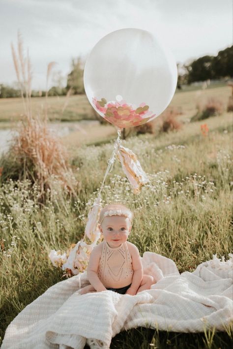 Outdoor First Birthday Pictures, Boho Photoshoot, Birthday Photo Shoot, First Birthday Photo, 1st Birthday Pictures, First Birthday Pictures, Twins 1st Birthdays, Birthday Inspo, Birthday Shoot