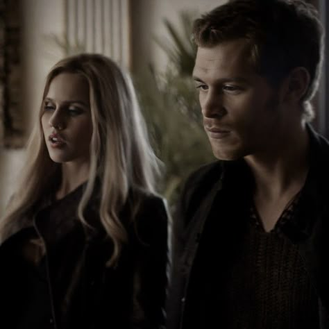 Klaus And Rebekah, Tvd Klaus, Tvd Ships, Photo Tiktok, Tvd Characters, Sam Supernatural, Mikaelson Family, I Was Feeling Epic, Rebekah Mikaelson