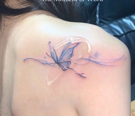 Shoulder Tattoo Butterfly, Back Shoulder Tattoo, Small Pretty Tattoos, Back Of Shoulder Tattoo, Doodle Tattoo, Subtle Tattoos, Elegant Tattoos, Simplistic Tattoos, Back Shoulder