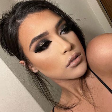 A DELUXE COSMETICS on Instagram: "We are obsessed with this Smokey eye look featuring our DUBAI lash @myahayliee @myahayliebeauty 🔥🖤" Smokey Eye Look, Eye Look, Smokey Eye, Lashes, Dubai, Nose Ring, On Instagram, Instagram