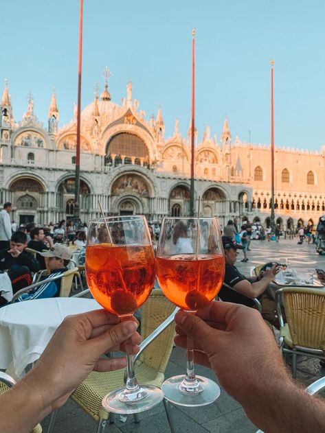 food photography Italy Aesthetic Girl, Rome Italy Aesthetic, Italy Culture, Italy Vibes, Italian Aesthetic, Italy Honeymoon, Living In Italy, Italy Food, Explore Italy