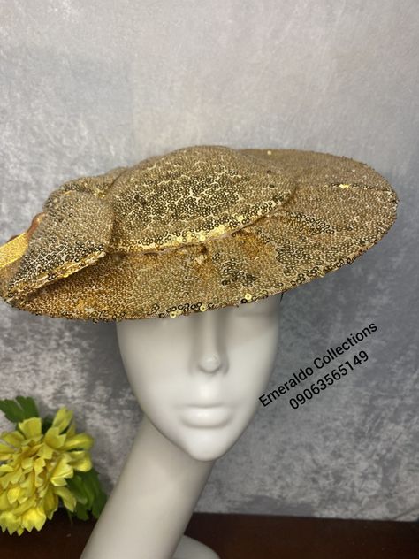 Gold fascinator Hair Fascinators, Gold Fascinator, Fascinator Hairstyles, Vintage Hats, Gold Hair, Hats Vintage, Fascinator, Headpiece, Hairstyles