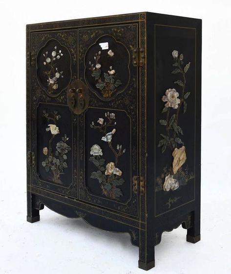 Chinoiserie Cabinet, Chinoiserie Furniture, Classic House Design, Natural Interior, Eclectic Living Room, Interior Deco, Florida Home, Apartment Interior, Classic House