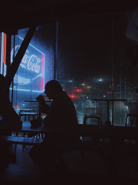 https://flic.kr/p/TS3b2g | neon drinks | shot on iPhone 7 Paradis Sombre, Neon Noir, New Retro Wave, Cyberpunk Aesthetic, Neon Nights, Dark Paradise, Neon Aesthetic, Neo Noir, Night Vibes