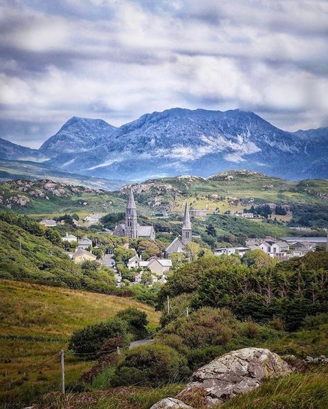 Clifden, Co. Galway 📸 credit @nambrosium Connemara Ireland, Ireland Tours, Travel Ireland, Love Ireland, Wild Atlantic Way, Ireland Landscape, Galway, Ireland Travel, Beautiful Landscapes