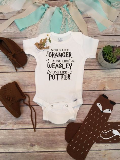 Study Like Granger, Harry Potter Baby Clothes, Baby Harry Potter, Harry Potter Onesie, Harry Potter Baby Shower, Harry Potter Baby, Boy Onesie, Baby Boy Onesies, Baby Time