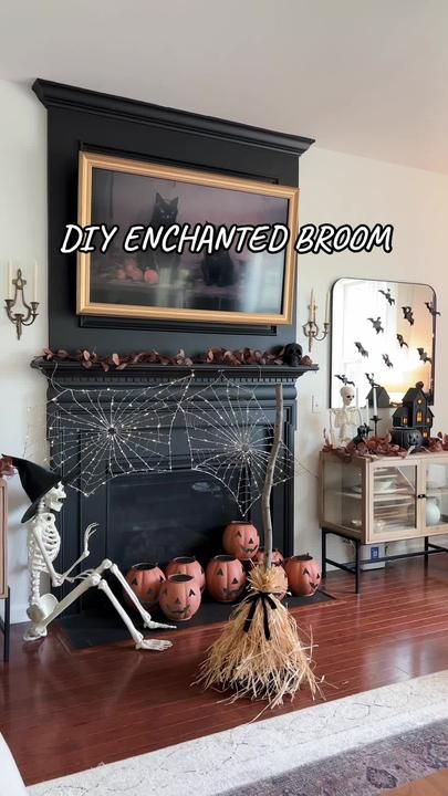 Living Room Halloween Decor, Halloween Living Room Decor, Halloween Decorations Apartment, Halloween Brooms, Halloween Living Room, Diy Living Room Decor, Pumpkin Halloween Decorations, Halloween Craft, Halloween Decorations Indoor