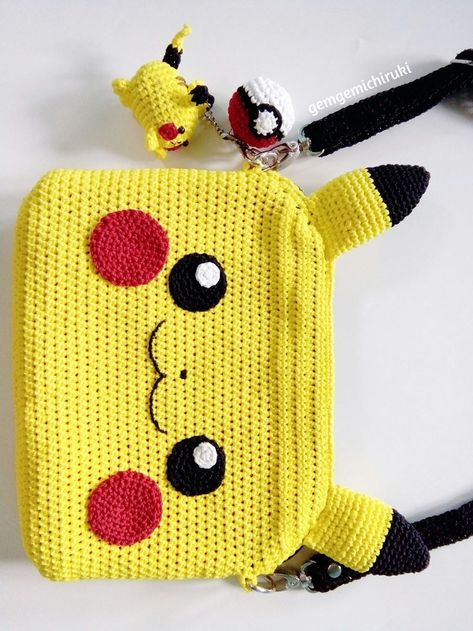 Pikachu Crochet, Designs Aesthetic, Pokemon Crochet, Crochet Pokemon, Anime Bag, Crocheted Bags, Bags Pattern, Crochet Disney, Crochet Bag Pattern Free