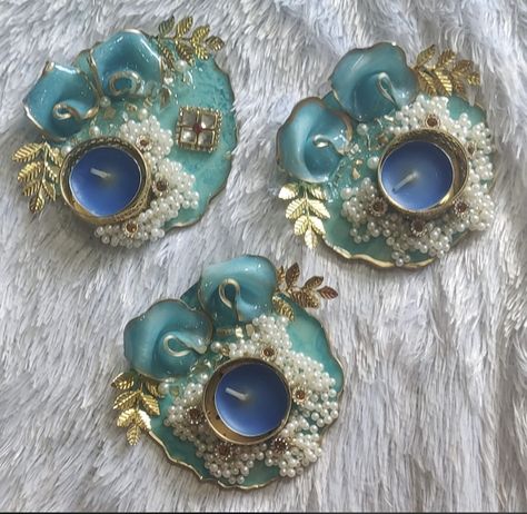 Resin Exhibition, Art Photoshoot Ideas, Resin Thali, Decorative Diya, Diy Resin Earrings, Resin Art Canvas, Resin Mirror, Wedding Gift Hampers, Butterfly Mosaic