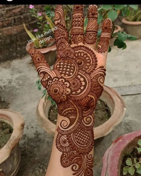 Mehandi Designs Unique Simple, Front Right Hand Mehndi Designs, Mhendi Design Unique Latest Front Hand, Beautiful Simple Mehndi Design, Front Hand Mehndi, Mehndi Designs Simple, मेहंदी डिजाइन, Mehndi Designs Bridal Hands, Full Hand Mehndi