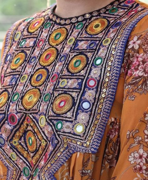 Mukka Work Embroidery, Blochi Design, Koti Jacket, Navratri Blouse, Marori Work, Handwork Dress, Sindhi Embroidery, Kutch Work Designs, Anarkali Dress Pattern