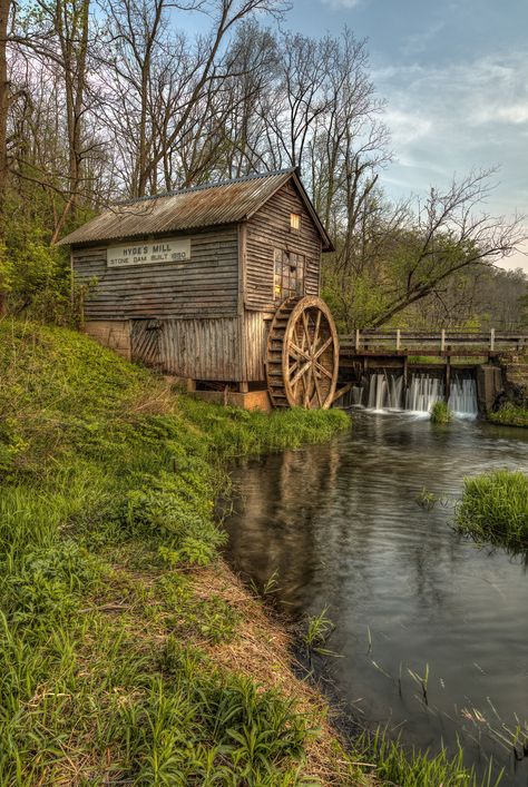 A waterwheel gristmill Waterwheel Minecraft, Cherry Wood Minecraft, Wood Minecraft, Waterwheel House, Minecraft Bridge, Model Boats Building, Old Grist Mill, Water Wheels, Grist Mill