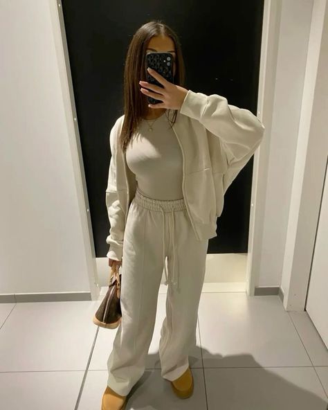 Casual Sweatpants Outfit, Casual Neutral Outfits, Race Outfit, Gymwear Outfits, Outfit Zara, Winter Fashion Outfits Casual, Uni Outfits, Zara Fashion, School Looks